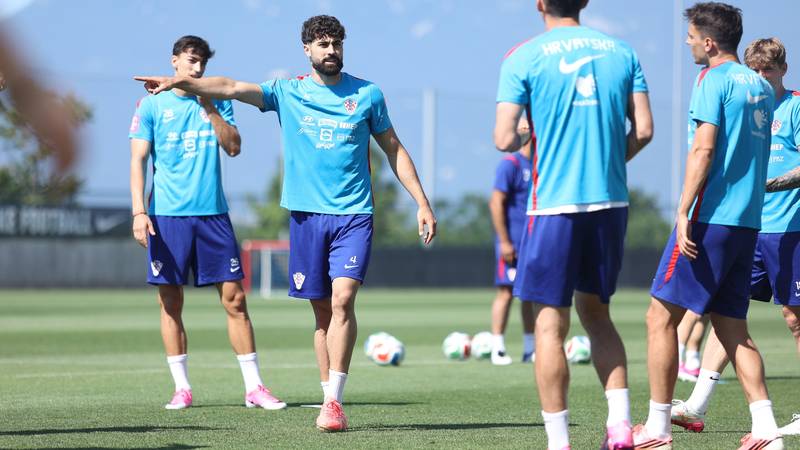 Croatia's Power Duo: Gvardiol & Jakić Face Press Before Belgium Clash