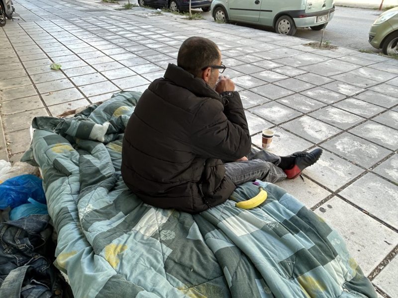 52-Year-Old Bulgarian Walks from Thessaloniki to Serres, Living on the Streets and Seeking Employment