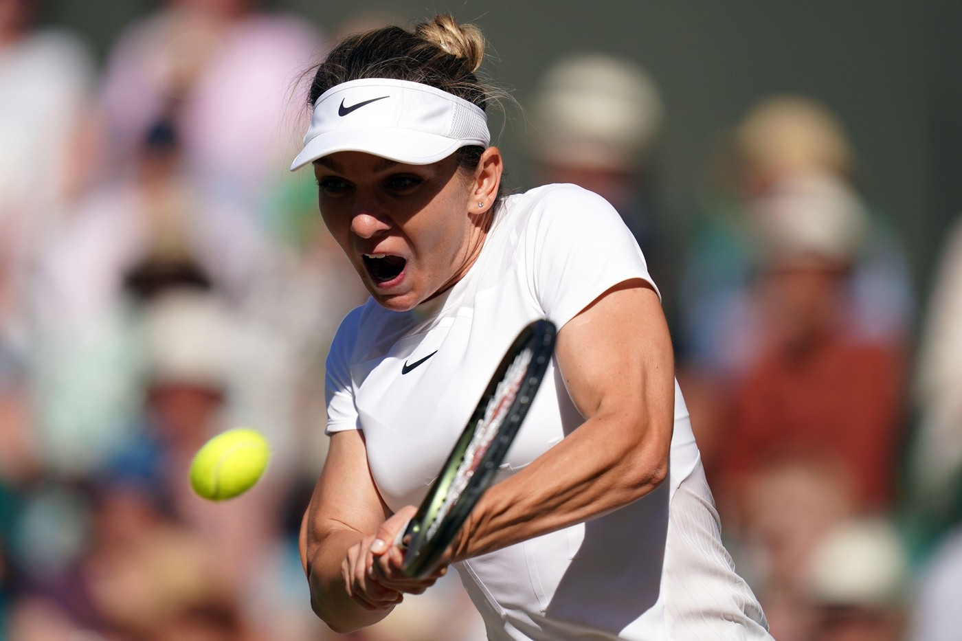 Simona Halep's Final Bow: Emotional Farewell in Cluj-Napoca